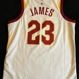 Mens LeBron James Jersey. Size: L